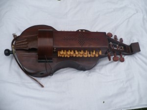 galician-hurdy-gurdy-01       