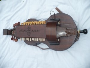 galician-hurdy-gurdy-03       