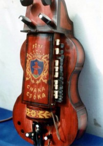 hungarian-hurdy-gurdy-06       