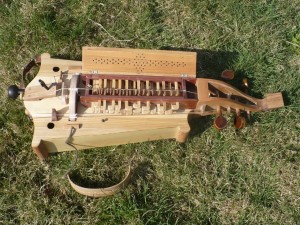 renaissance-hurdy-gurdy-15  