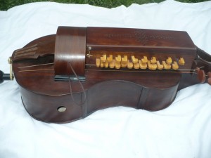 galician-hurdy-gurdy-02       