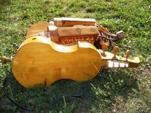 galician-hurdy-gurdy-18    