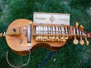 galician-hurdy-gurdy-19    